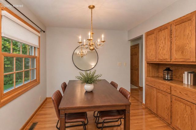 5879 Ramona DRIVE, Greendale, WI 53129