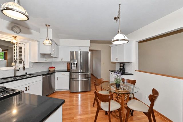 5879 Ramona DRIVE, Greendale, WI 53129