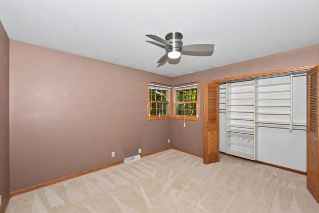5879 Ramona DRIVE, Greendale, WI 53129