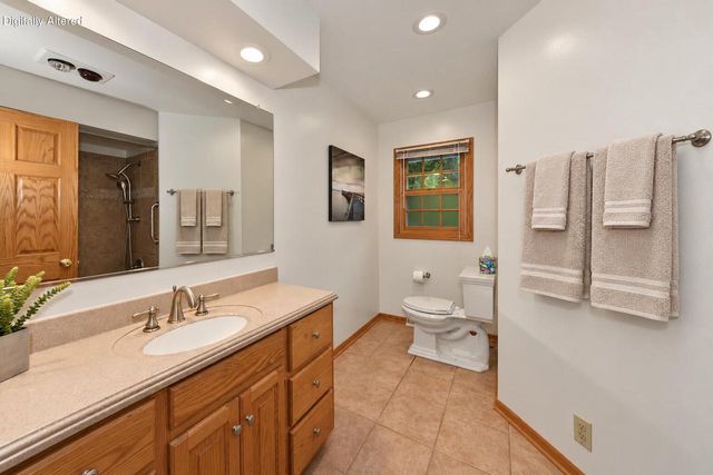 5879 Ramona DRIVE, Greendale, WI 53129