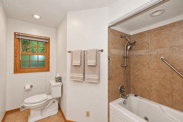 5879 Ramona DRIVE, Greendale, WI 53129