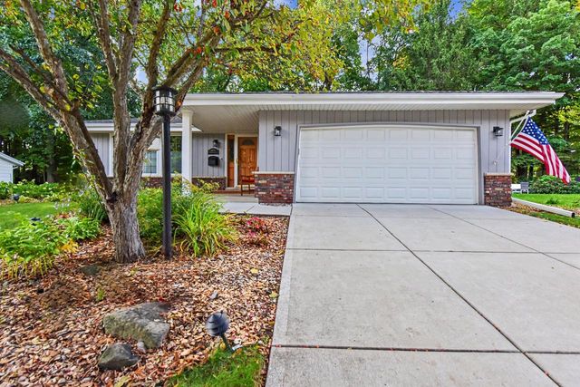 5879 Ramona DRIVE, Greendale, WI 53129