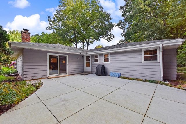 5879 Ramona DRIVE, Greendale, WI 53129
