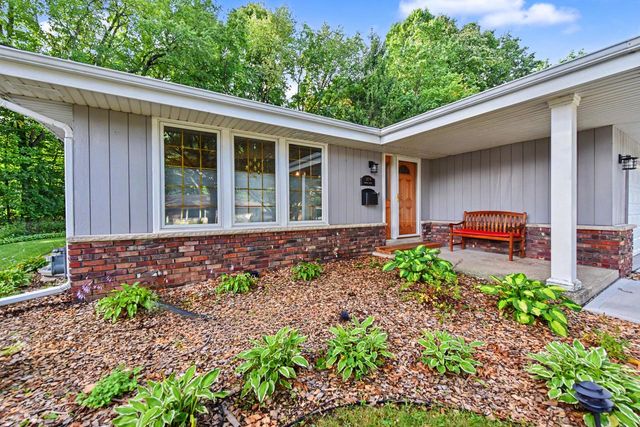5879 Ramona DRIVE, Greendale, WI 53129