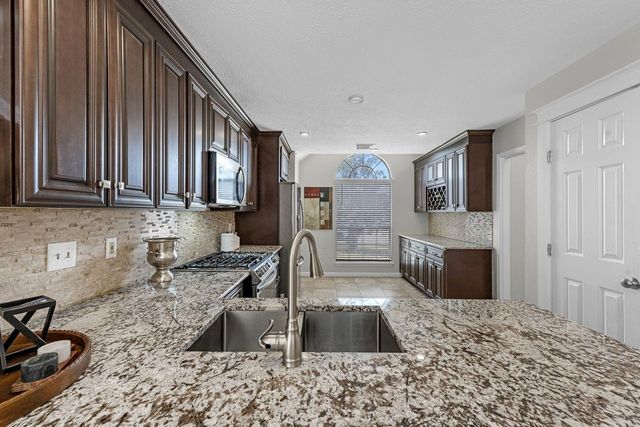 16111 Dock Bar Court, Friendswood, TX 77546