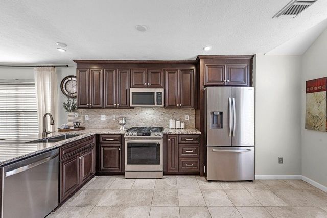 16111 Dock Bar Court, Friendswood, TX 77546