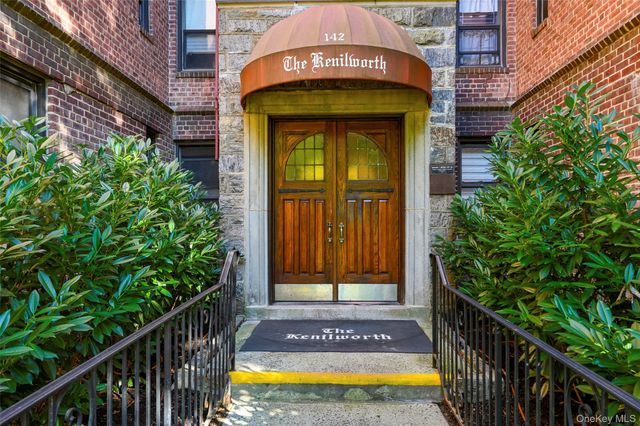 142 Garth Road 3T, Scarsdale, NY 10583