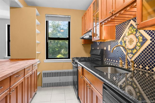 142 Garth Road 3T, Scarsdale, NY 10583