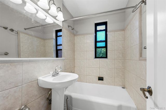 142 Garth Road 3T, Scarsdale, NY 10583