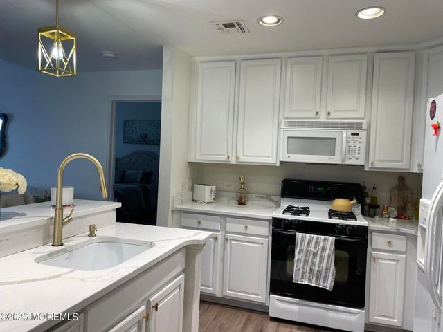 358 Rector Street 707, Perth Amboy, NJ 08862