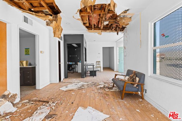 3051 N Coolidge Avenue, Los Angeles, CA 90039