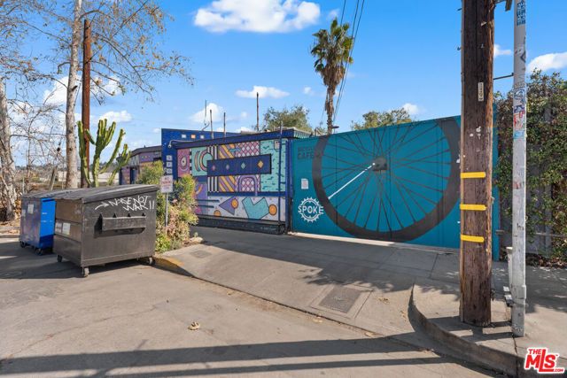 3051 N Coolidge Avenue, Los Angeles, CA 90039