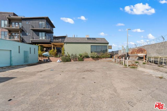 3051 N Coolidge Avenue, Los Angeles, CA 90039