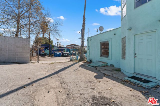 3051 N Coolidge Avenue, Los Angeles, CA 90039