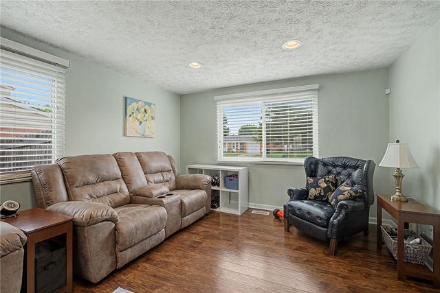 4843 Pennswood Drive, Huber Heights, OH 45424