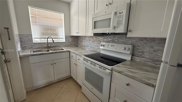 300 Layne Blvd 309, Hallandale Beach, FL 33009