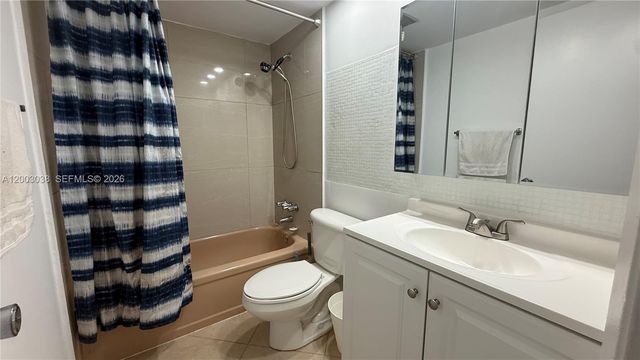 300 Layne Blvd 309, Hallandale Beach, FL 33009