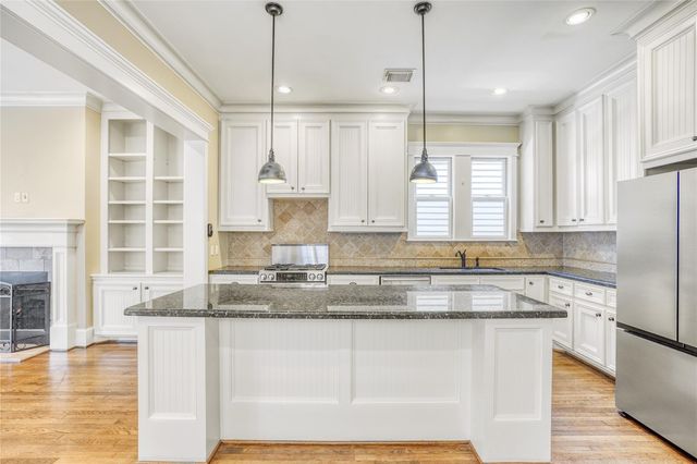 632 W 17th Street, Houston, TX 77008