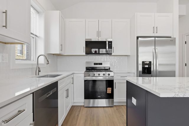 4841 S Prairie Avenue, Chicago, IL 60615