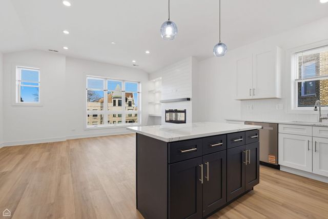 4841 S Prairie Avenue, Chicago, IL 60615