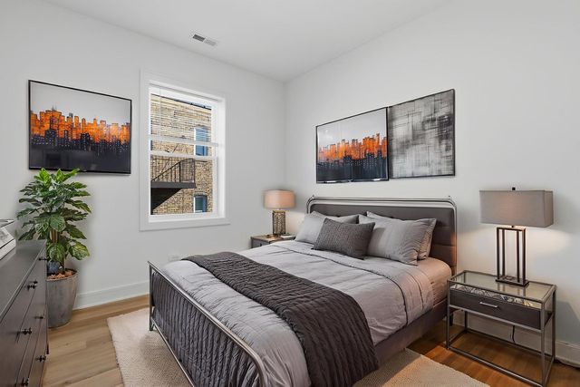 4841 S Prairie Avenue, Chicago, IL 60615