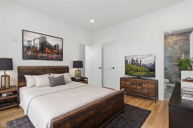 4841 S Prairie Avenue, Chicago, IL 60615