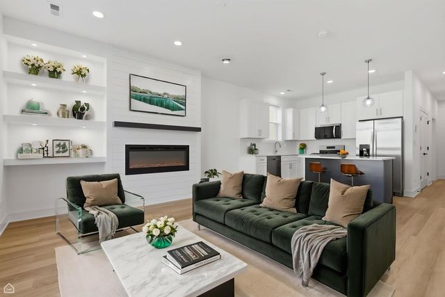 4841 S Prairie Avenue, Chicago, IL 60615