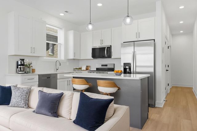 4841 S Prairie Avenue, Chicago, IL 60615