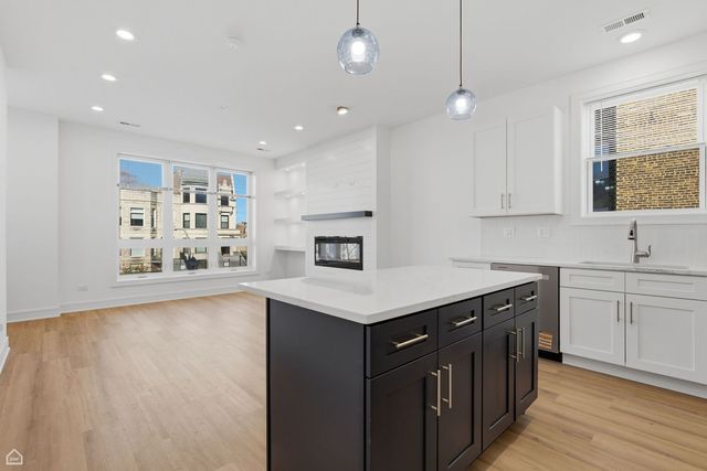 4841 S Prairie Avenue, Chicago, IL 60615