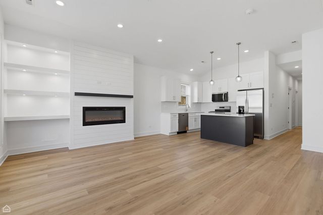 4841 S Prairie Avenue, Chicago, IL 60615