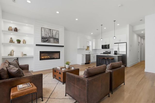 4841 S Prairie Avenue, Chicago, IL 60615