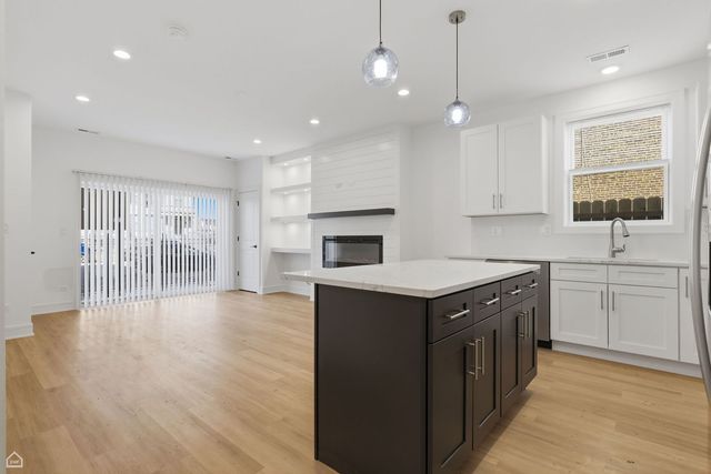 4841 S Prairie Avenue, Chicago, IL 60615