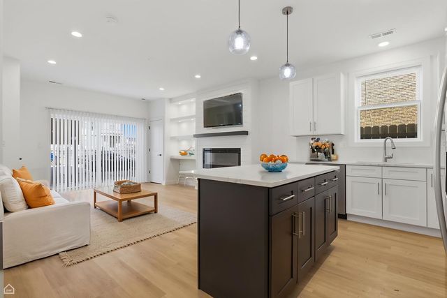 4841 S Prairie Avenue, Chicago, IL 60615