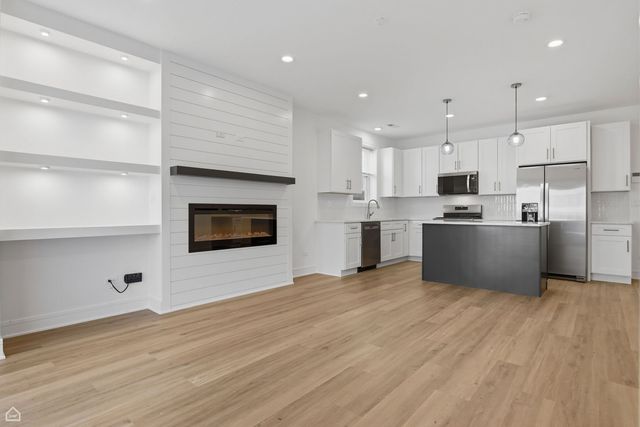 4841 S Prairie Avenue, Chicago, IL 60615