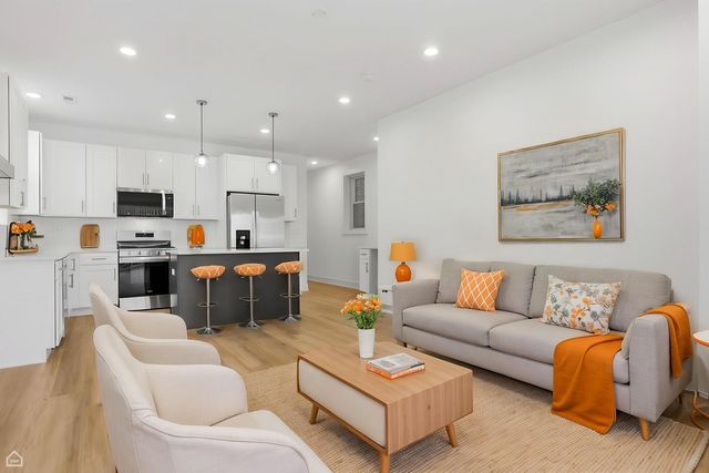 4841 S Prairie Avenue, Chicago, IL 60615