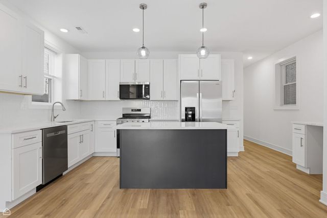 4841 S Prairie Avenue, Chicago, IL 60615