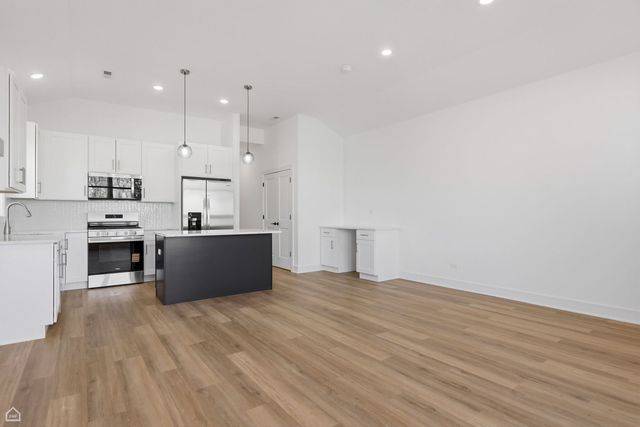 4841 S Prairie Avenue, Chicago, IL 60615