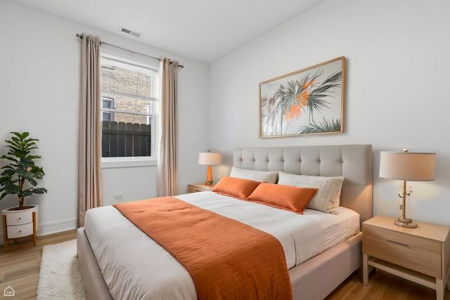 4841 S Prairie Avenue, Chicago, IL 60615