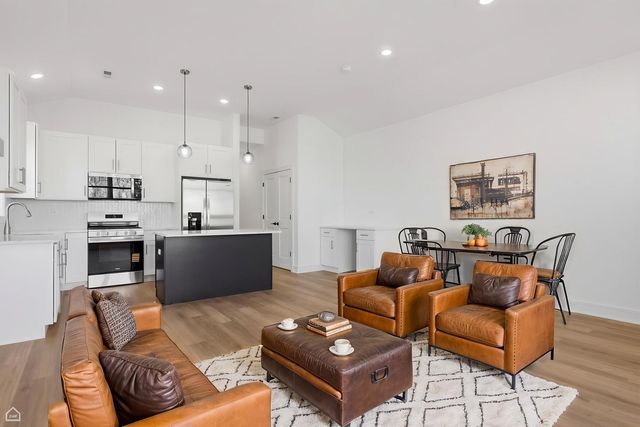 4841 S Prairie Avenue, Chicago, IL 60615