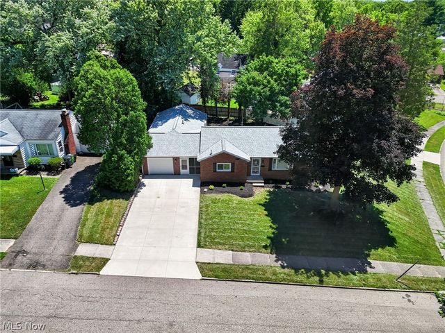 1807 Wicliff Avenue NE, Massillon, OH 44646