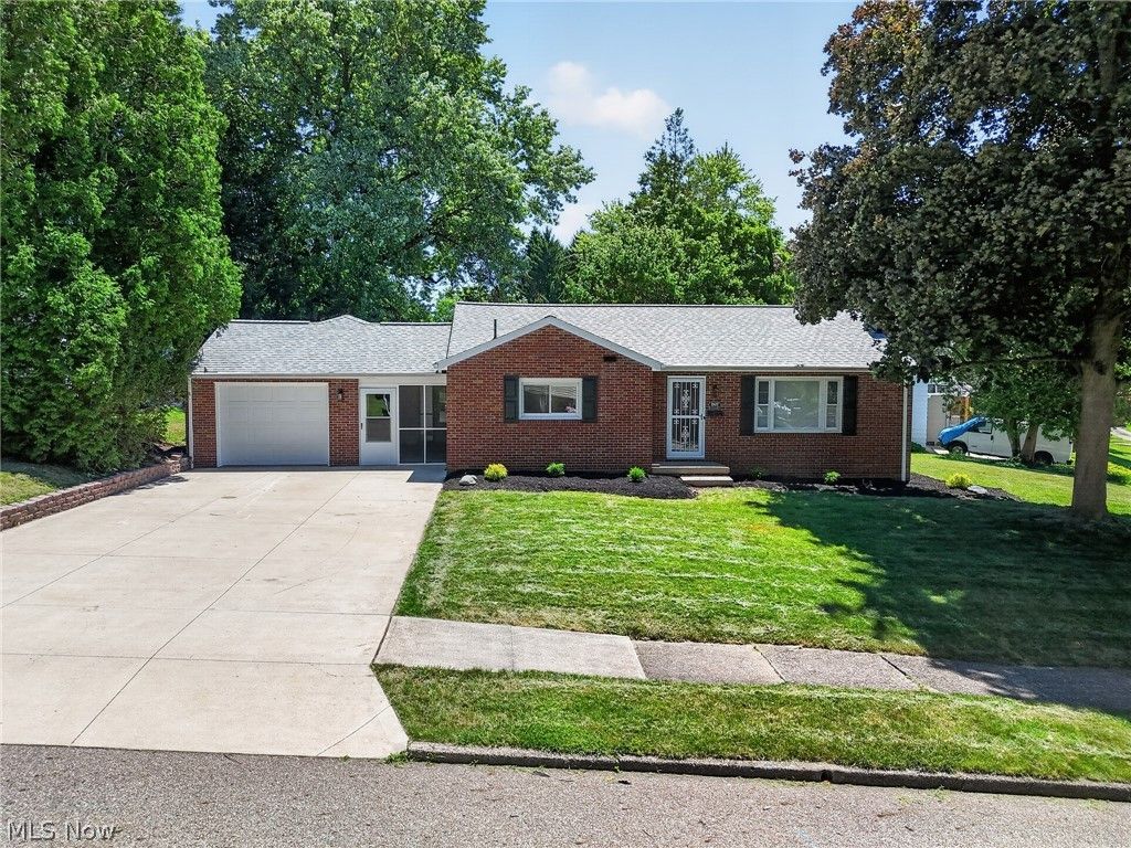 1807 Wicliff Avenue NE, Massillon, OH 44646