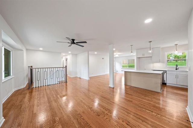 5711 W 78th Terrace, Prairie Village, KS 66208
