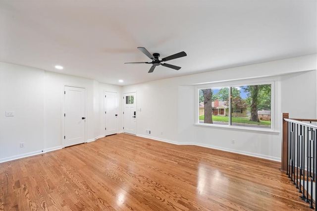 5711 W 78th Terrace, Prairie Village, KS 66208