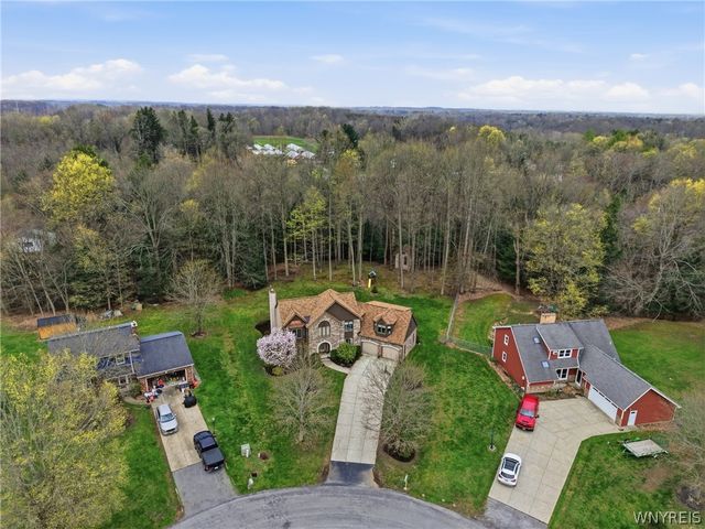 10 Tiffany Lane, Elma, NY 14059