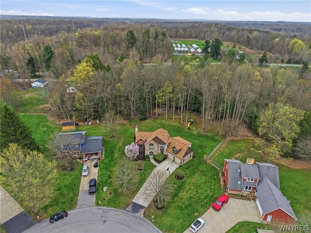 10 Tiffany Lane, Elma, NY 14059