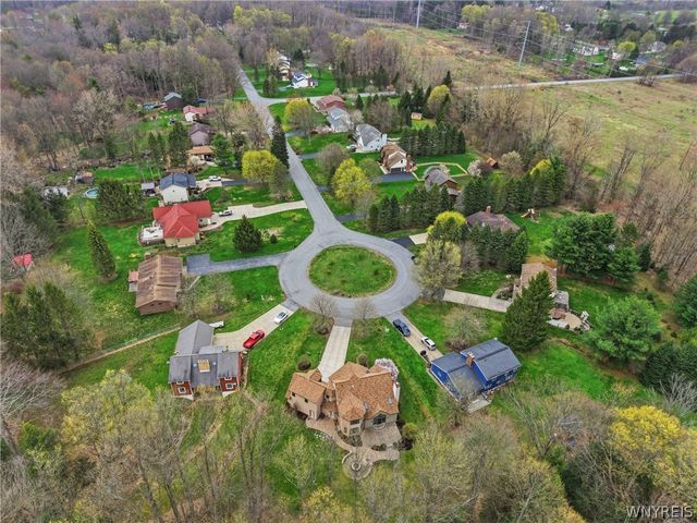 10 Tiffany Lane, Elma, NY 14059