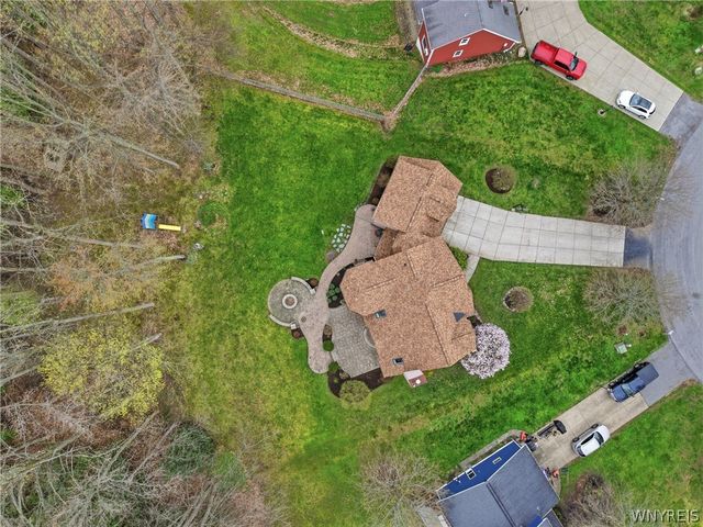 10 Tiffany Lane, Elma, NY 14059