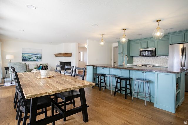 888 THORNFIELD RD, Kaysville, UT 84037