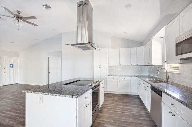 1 Mill Creek Road, Point Blank, TX 77364