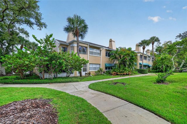 8352 MEADOWBROOK DRIVE 10, Seminole, FL 33777